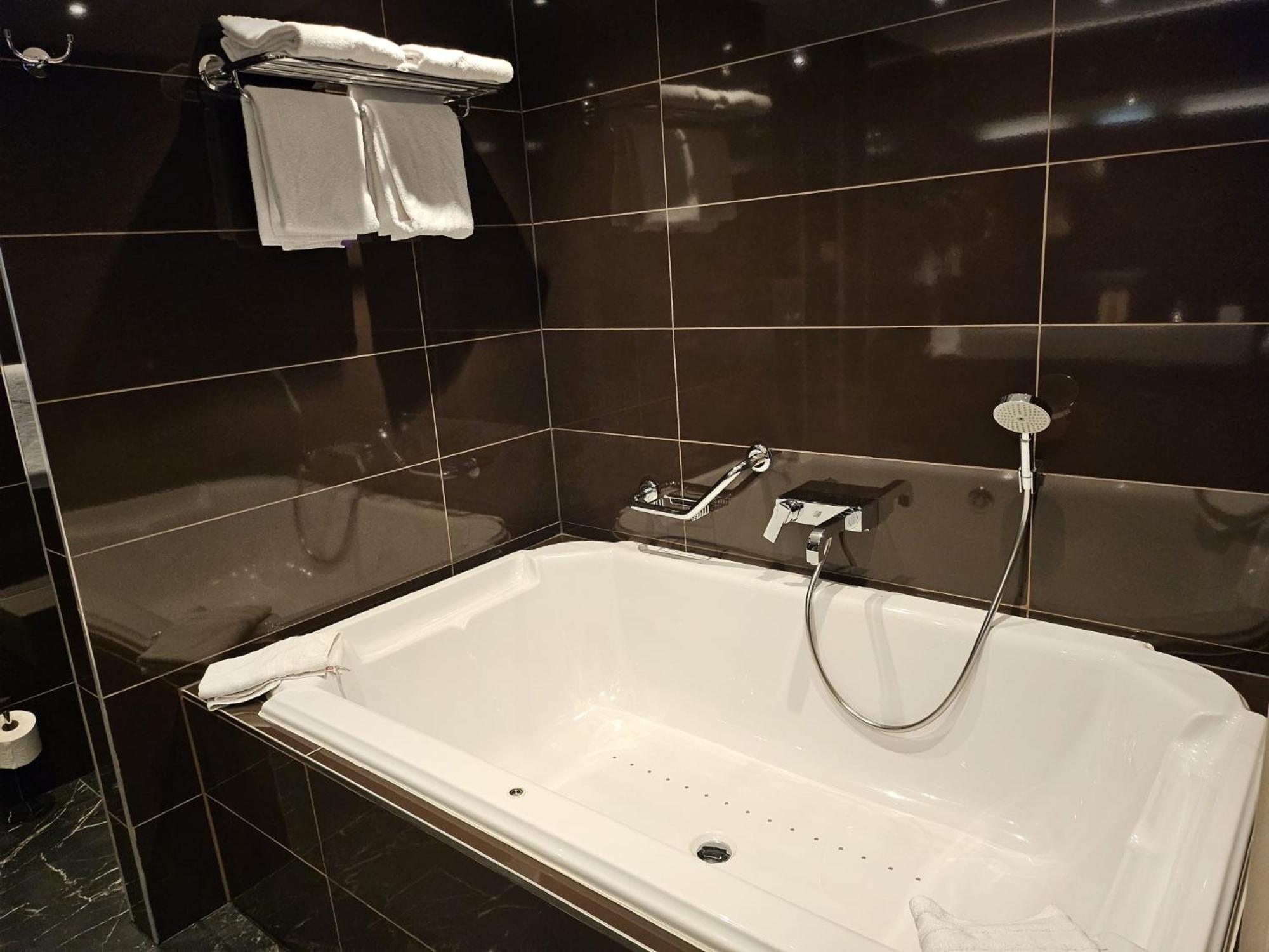 Mercure Hotel Brussels Centre Midi Saint-Gilles Экстерьер фото